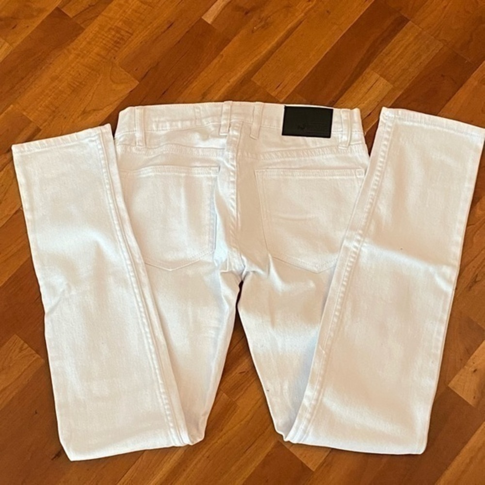 White Jeansβ - Picture 4 of 4